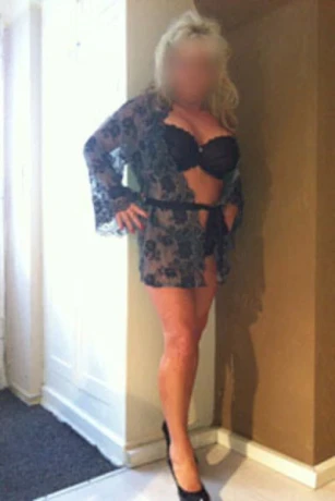 Deutsches Privatmodell Mandy — 4 / 8