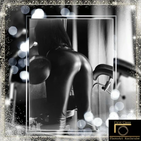 Cora Ink - Deutsche Frau — 2 / 3