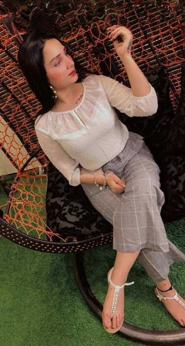Neha, Escort, Doha