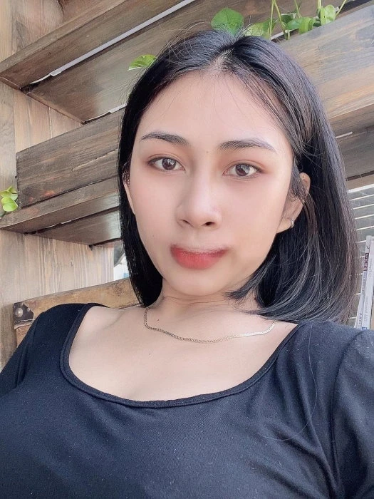 Tuyết, Escort, Dubai