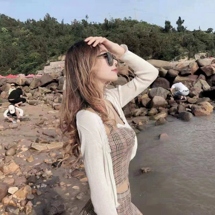 Sara — 2 / 3