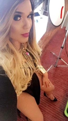 Izabella Jolie — 10 / 12