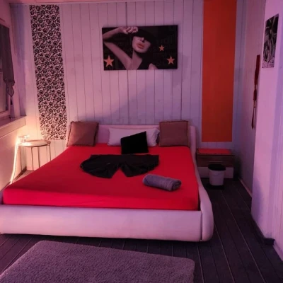 Sehr Diskrete Wohnung In Zuerich Wetzikon Inkl Parkplaetze, Escort, Wetzikon