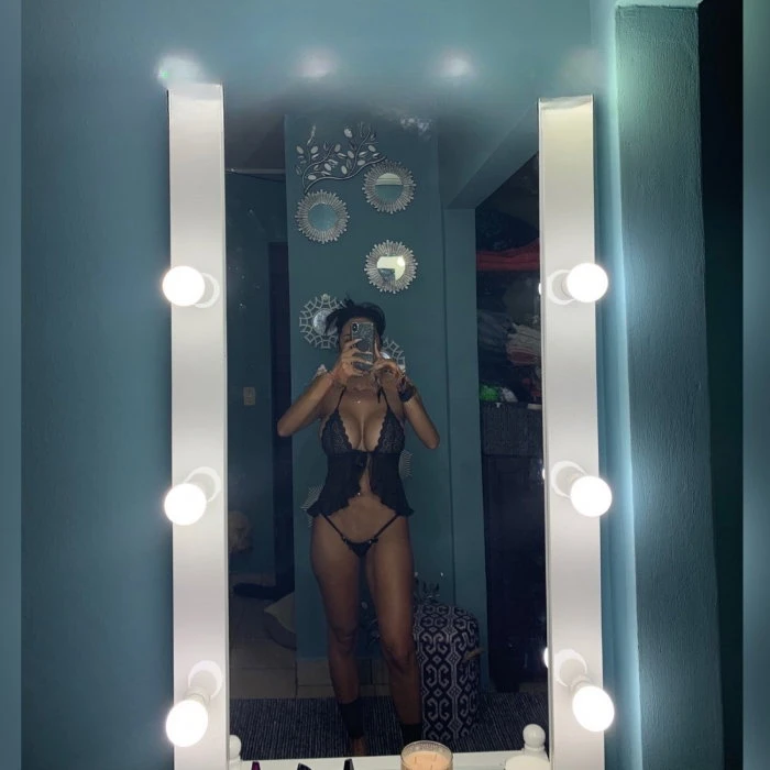 Daniela — 2 / 3