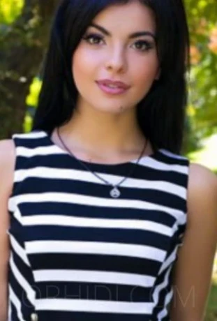 Sandra Real — 3 / 5