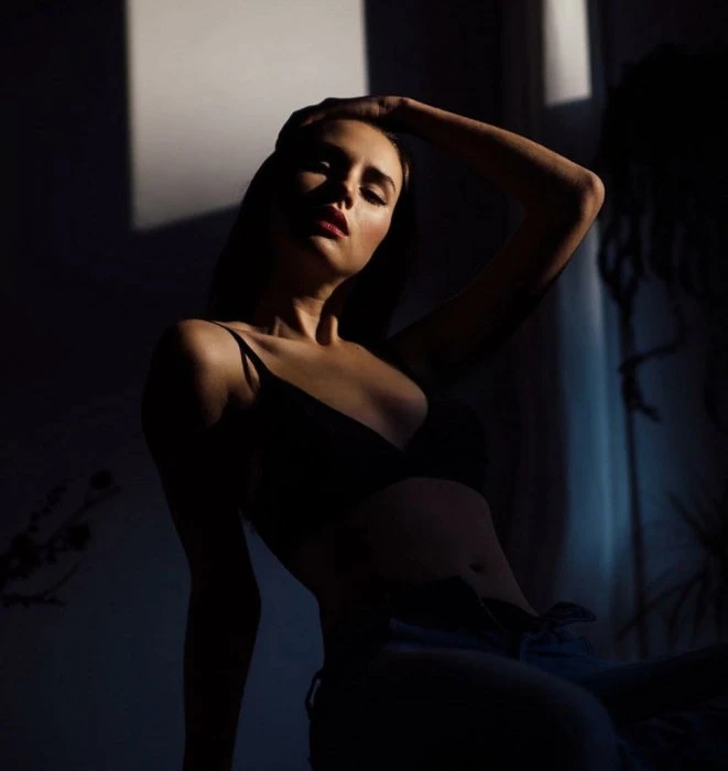Alina — 2 / 3
