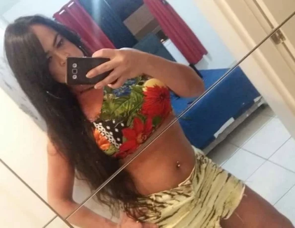 Emilly Kelly — 11 / 12