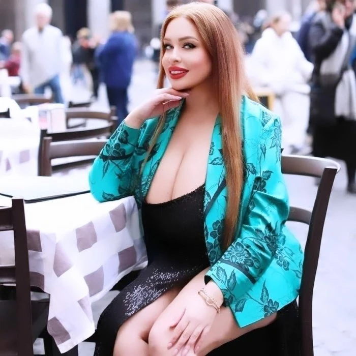 Lucia Bella — 2 / 13
