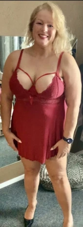 Nymphomane Kurvige Molly — 2 / 3