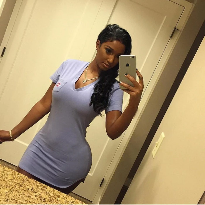 Leanie, Escort, Doha