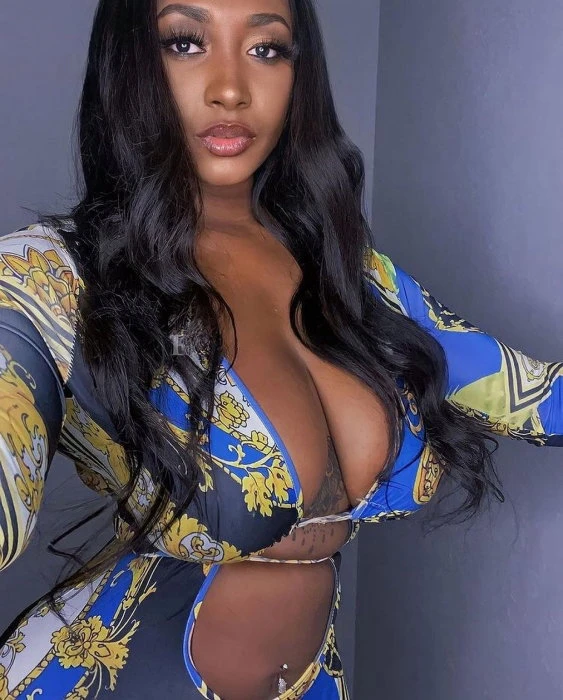 Bisa, Escort, Muscat