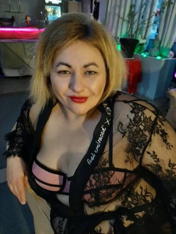 Sexy Molli Tanja Bei Club Exzellent — 5 / 11