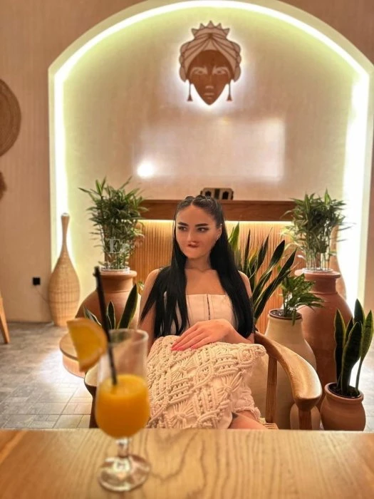 Ameli, Escort, Paris