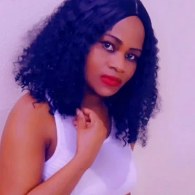 Lyne, Escort, Al Munayzilah