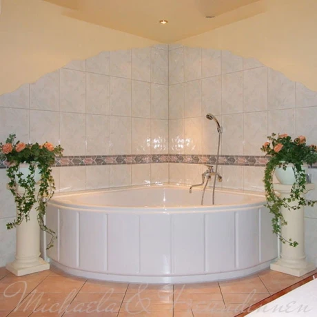 Violetta Ungarn Neu Michaela Freundinnen — 1 / 12