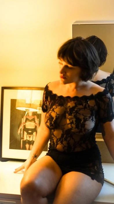 Louisa Smith, Escort, Thun