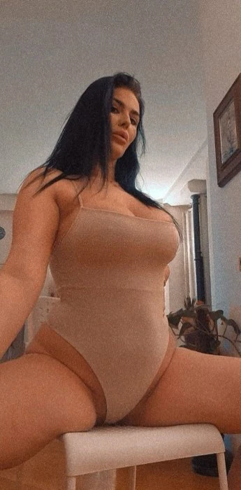 Amira — 5 / 9