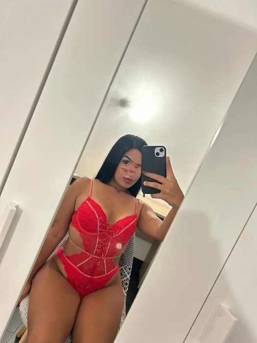 Mia — 5 / 7