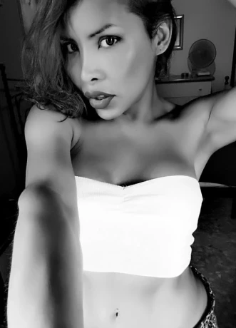 Beautiful Shemale — 6 / 9