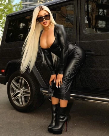 Sonya dominatriz — 4 / 12