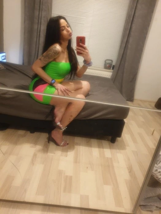 Karol Dias — 8 / 14