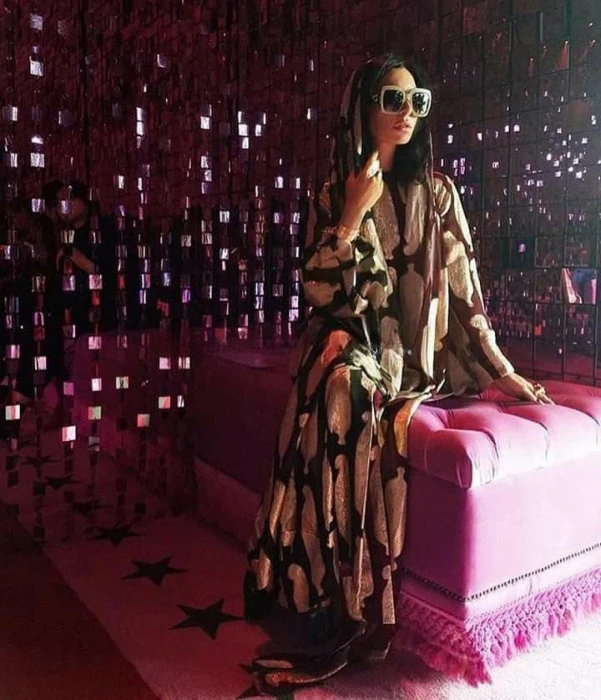 Mrs Dee, Escort, Izmir