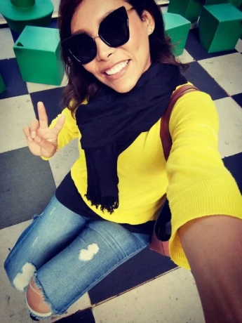 Beautiful Shemale — 7 / 9