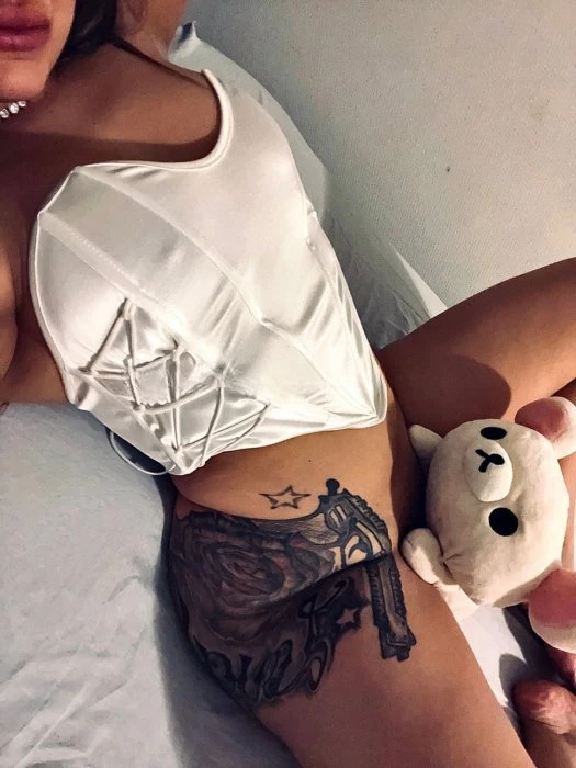 Alexa — 3 / 5