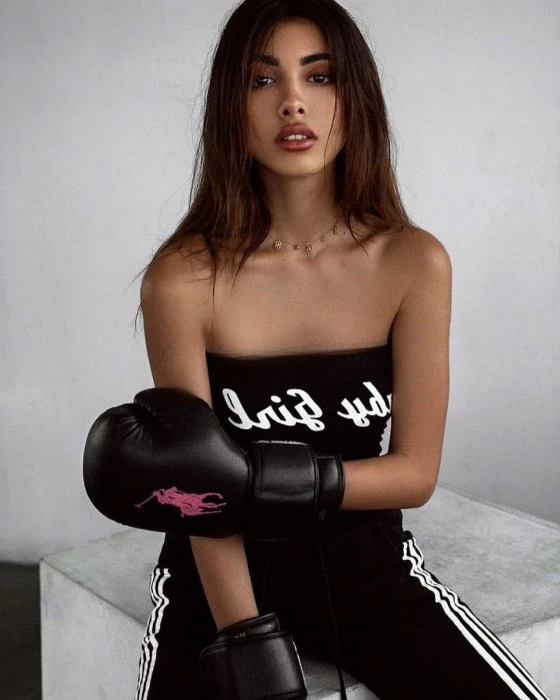 Zarah — 2 / 4