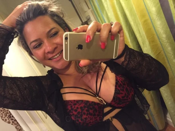 VIVIENNE88 — 7 / 10