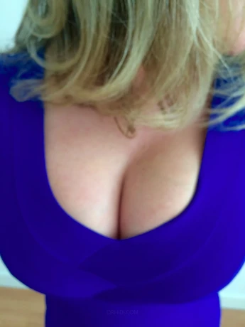 Iona Gerber — 10 / 18