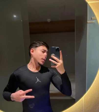 Transboy Stefan — 1 / 12