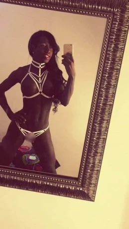 Ts Luana Black1 — 5 / 7