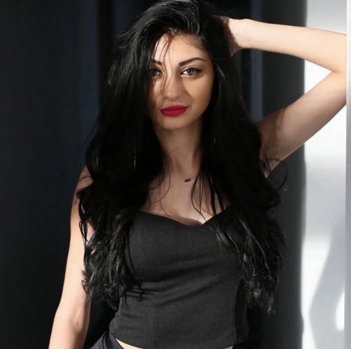 Janinna — 2 / 4