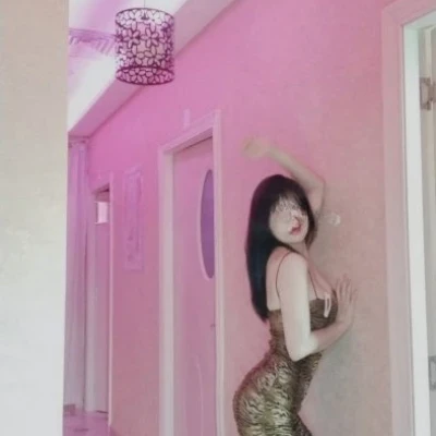 Mina, Escort, Abu Dhabi