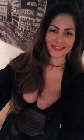 High Class Alexandra — 1 / 4