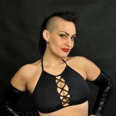 Madam S., Escort, Prague