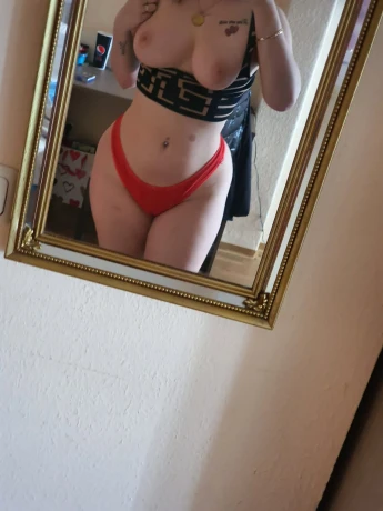 Neu Vanessa — 2 / 9