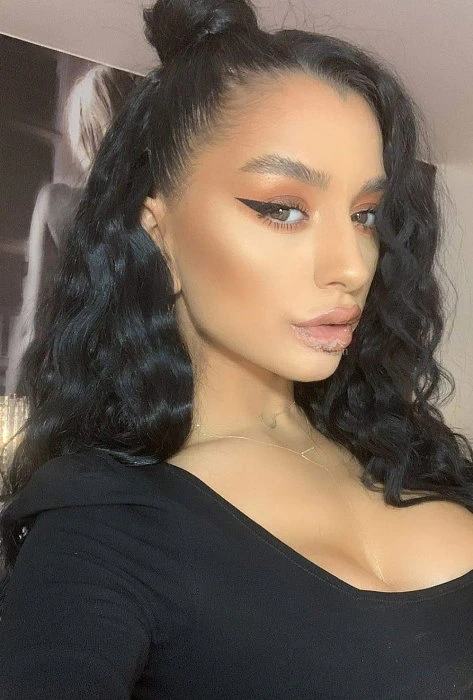 Elissa — 4 / 6