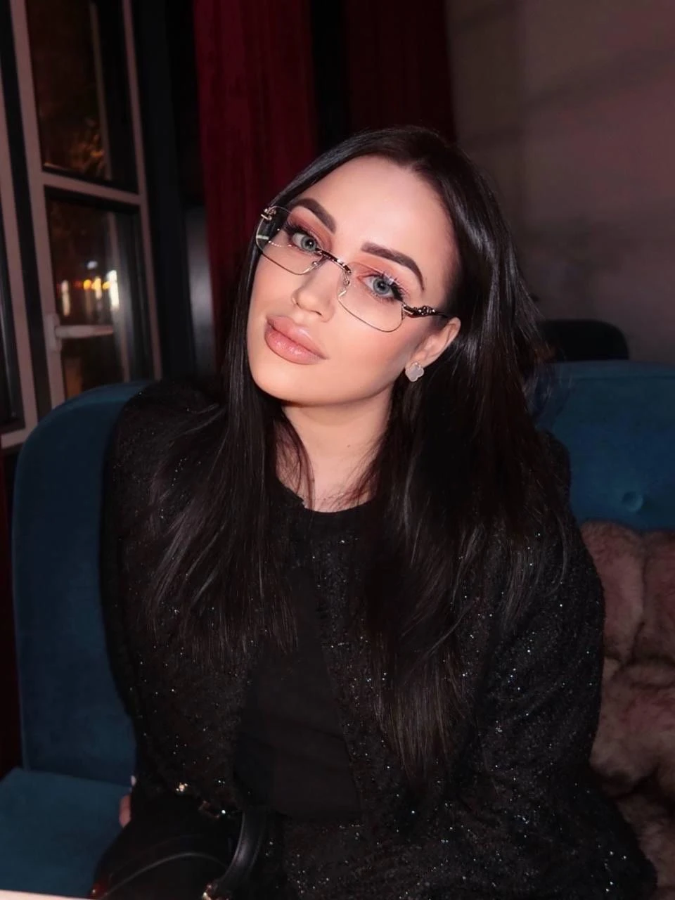 Vip escort Victoria — 4 / 5