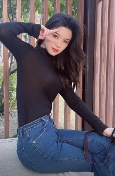 Aimi30, Escort, Freiburg