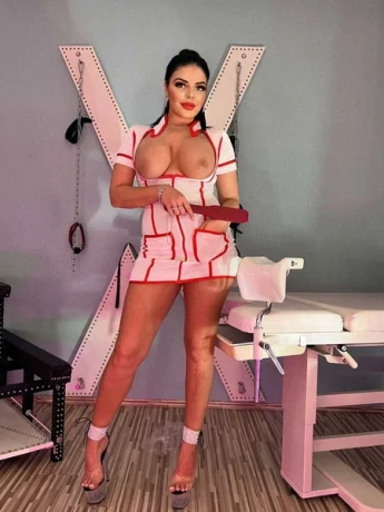 Karla Im Casa Bella 4 — 9 / 14