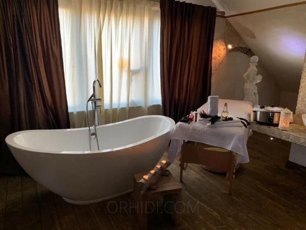 Lea Massage — 2 / 5