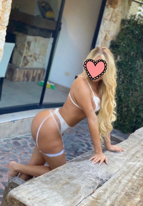 Juliana, Escort, Alice Town