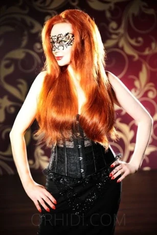 KATARINA KISS! - NEUE NUMMER — 2 / 3