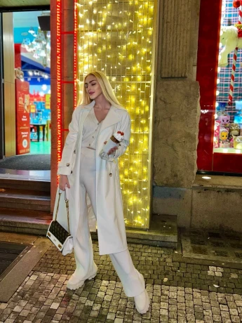 Николь — 29 / 46