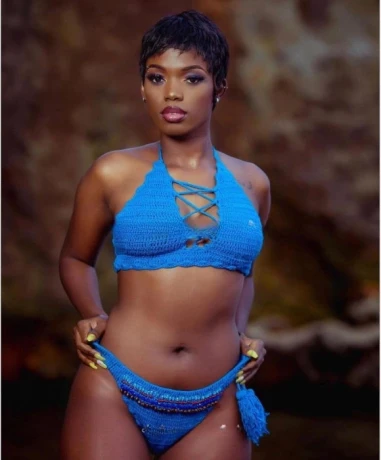 Melani Black — 1 / 3