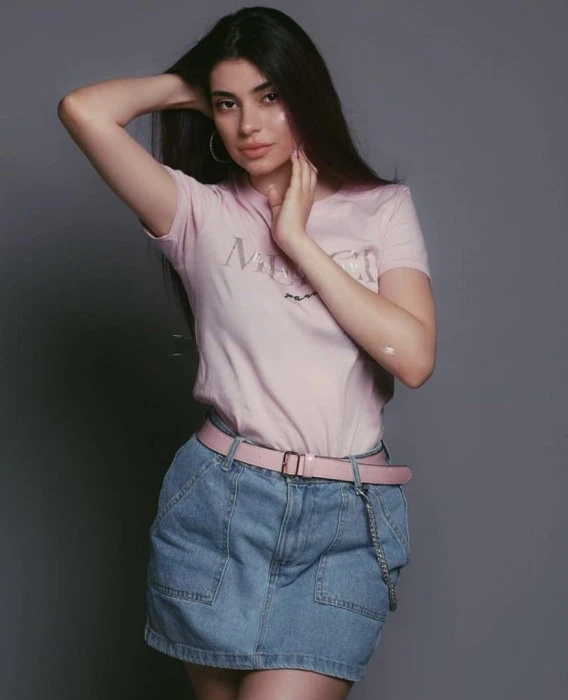 Elsa Sain — 2 / 3