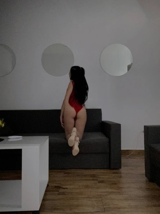 Giulia — 2 / 10