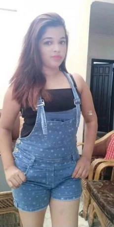 Alisha Agarwal — 2 / 3